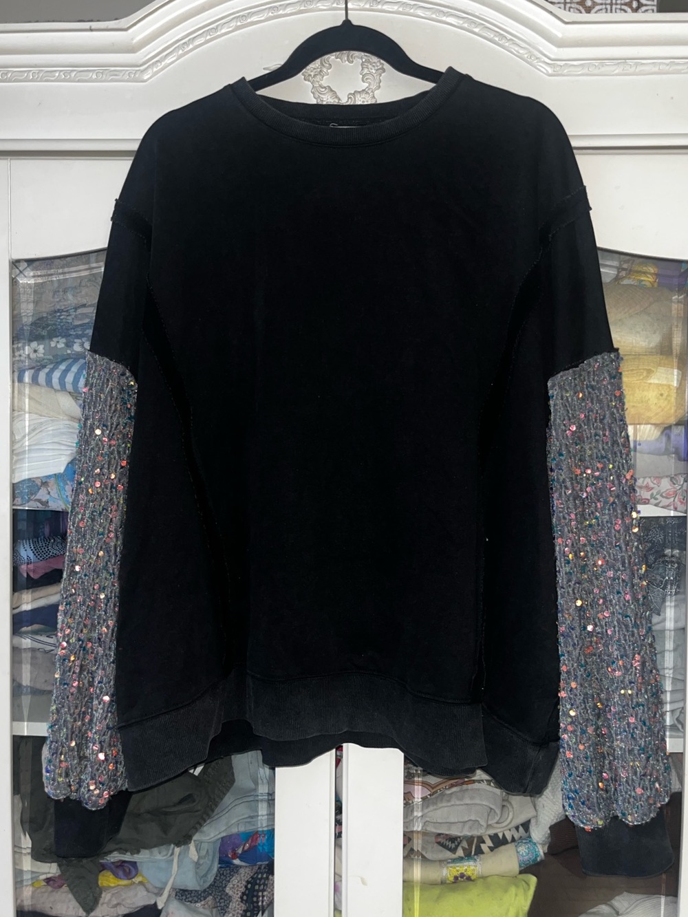 BLUE VELVET size Large Black Sweatshirt with Textured Speckled Knit Sleeves